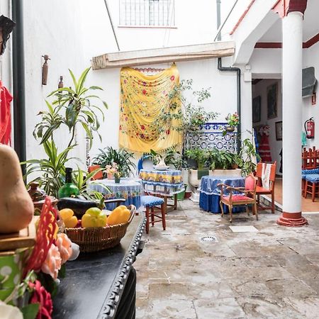Hostel Patio 19 Malaga Bagian luar foto