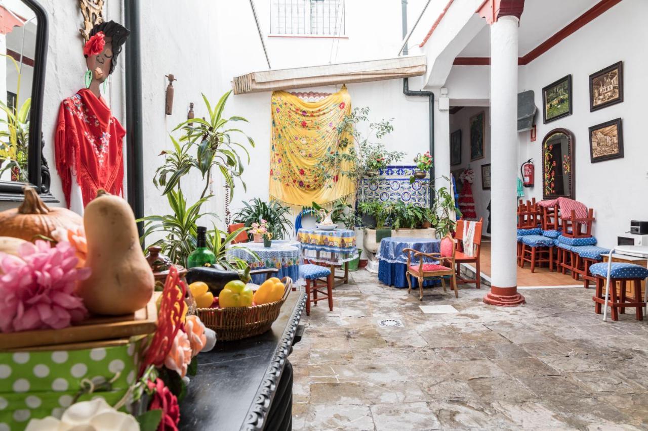 Hostel Patio 19 Malaga Bagian luar foto